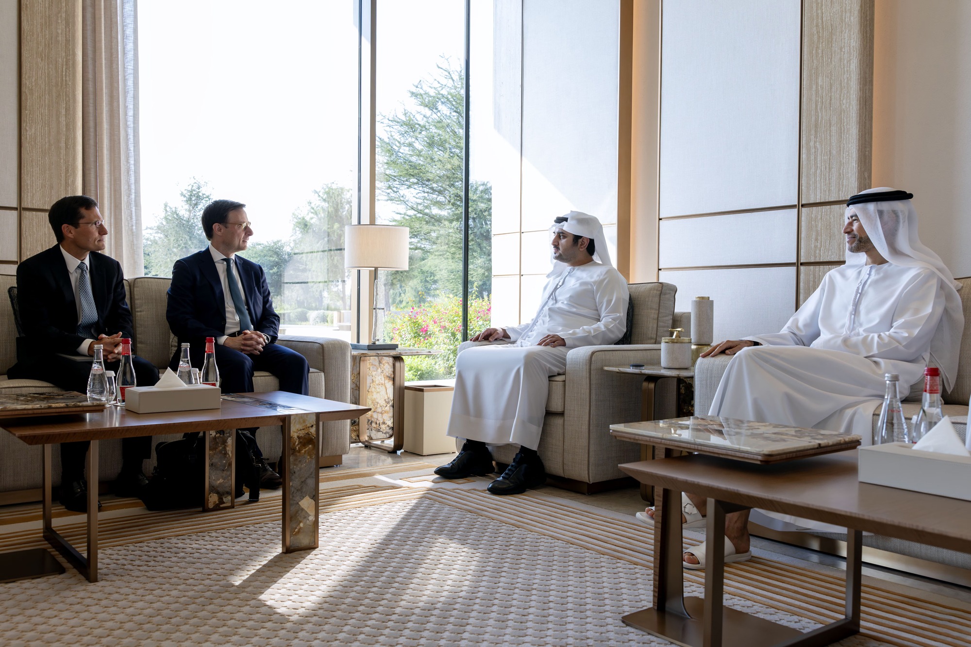 UAE Strengthens Ties with Global Financial Technology Leaders: A Meeting Between Sheikh Maktoum and Visa's Group President