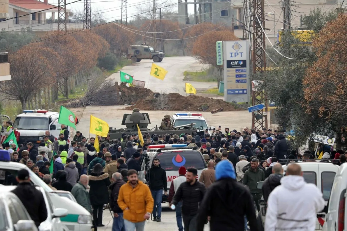 Tensions Continue as Zionist Army's Withdrawal from South Lebanon Delayed